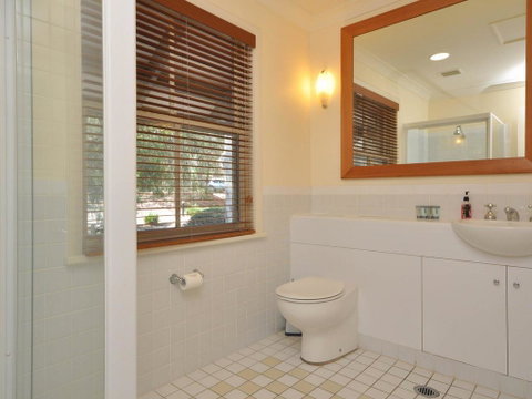 Villa Executive 2br Petit Verdot Resort Condo Located Within Cypress Lakes Resort (nothing Is More Central) - Newcastle Accommodation 2