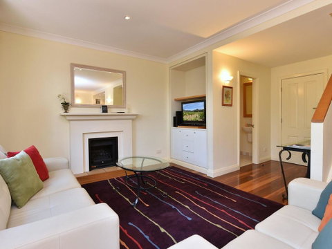 Villa Executive 2br Shiraz Resort Condo Located Within Cypress Lakes Resort (nothing Is More Central) - Newcastle Accommodation 3