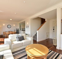 Villa Executive 2br Viti Resort Condo located within Cypress Lakes Resort nothing is more central - Newcastle Accommodation