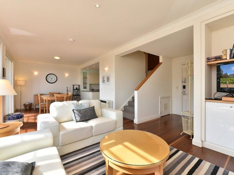 Villa Executive 2br Viti Resort Condo Located Within Cypress Lakes Resort (nothing Is More Central) - Newcastle Accommodation 0