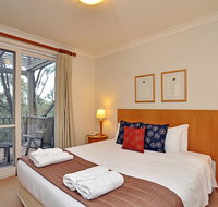 Villa Spa Executive 1br Merlot Resort Condo located within Cypress Lakes Resort nothing is more central - Newcastle Accommodation