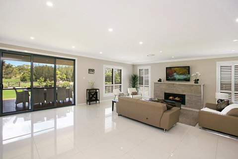Vin De Vie - Newcastle Accommodation 2
