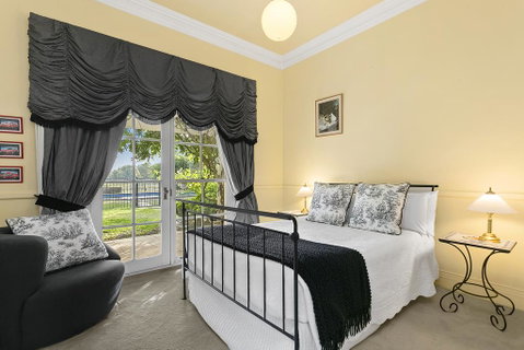 Vinden Estate Homestead - Newcastle Accommodation 3