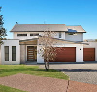 Vineyard Views - Newcastle Accommodation