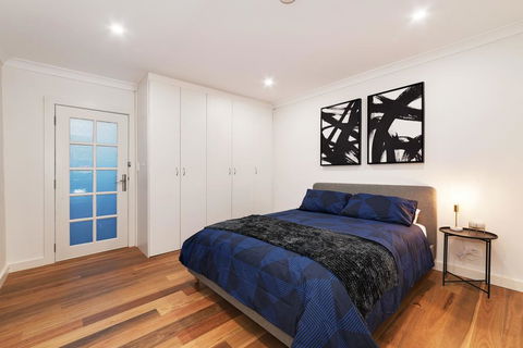 Walk To The City, Fish Market, Darling Harbour - New Castle Tourism 1