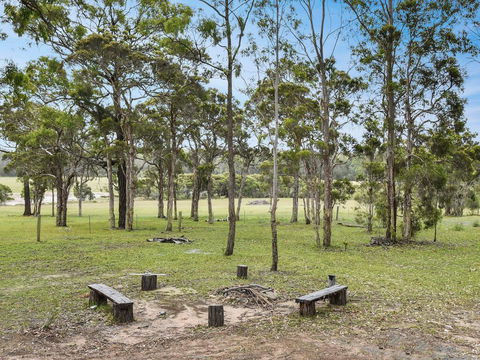 Wallaby Cottage - Cute Accom In Bushland Setting - New Castle Tourism 2