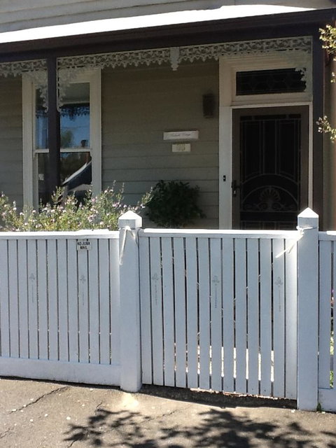 Redruth Cottage - Newcastle Accommodation 22