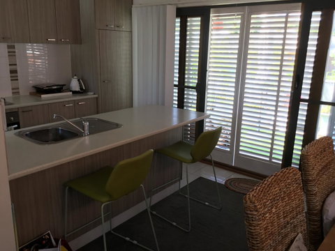 Redruth Cottage - Newcastle Accommodation 1