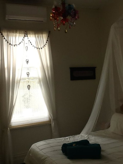 Redruth Cottage - Newcastle Accommodation 13