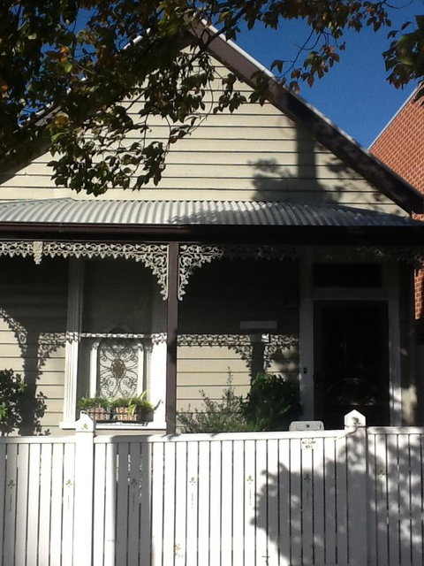 Redruth Cottage - Newcastle Accommodation 0