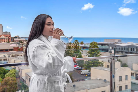 The Hamptons Apartments - Port Melbourne - Newcastle Accommodation 24