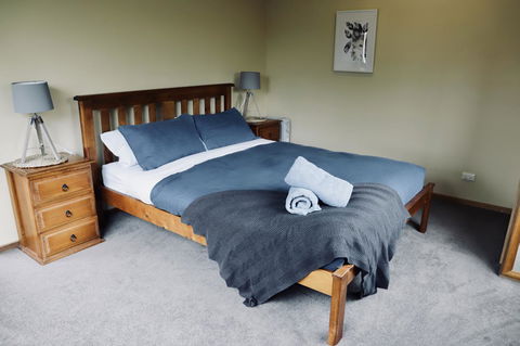 Red Ceder Cottage - Great Ocean Road - Port Campbell - Newcastle Accommodation 2