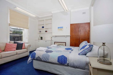 Plummers Mill - Central Townhouse - New Castle Tourism 8