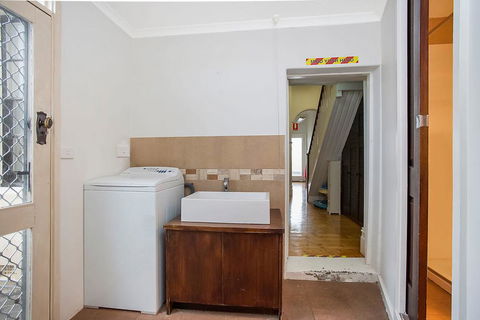 Plummers Mill - Central Townhouse - New Castle Tourism 10