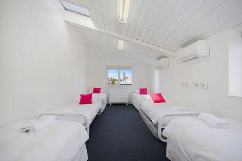 Plummers Mill - Central Townhouse - New Castle Tourism 7