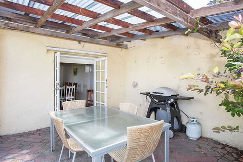 Plummers Mill - Central Townhouse - New Castle Tourism 6