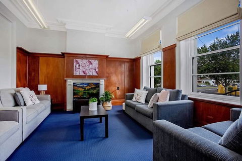 Plummers Mill - Central Townhouse - New Castle Tourism 1