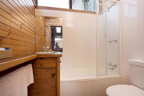 Plummers Mill - Central Townhouse - New Castle Tourism 5
