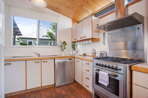 Plummers Mill - Central Townhouse - New Castle Tourism 2