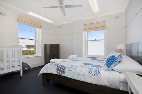 Plummers Mill - Central Townhouse - New Castle Tourism 3