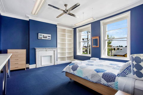Plummers Mill - Central Townhouse - New Castle Tourism 0