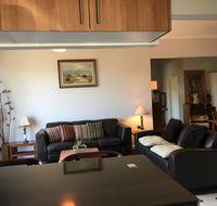 Hills Creek Holiday Home - Newcastle Accommodation