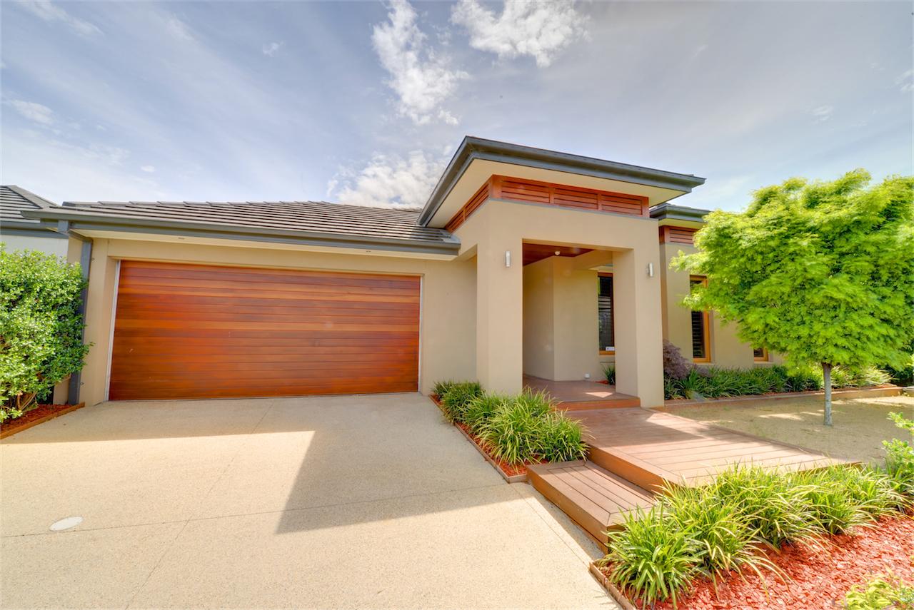 Newington VIC Newcastle Accommodation