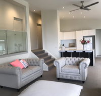 Lorne Sea View Terrace house - Newcastle Accommodation