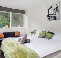 Melbourne Villa - Newcastle Accommodation