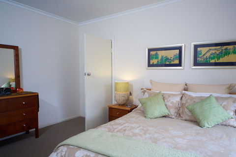 Healesville Apartments - New Castle Tourism 27