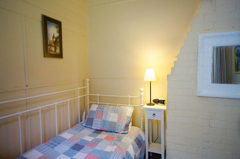 Healesville Apartments - New Castle Tourism 35