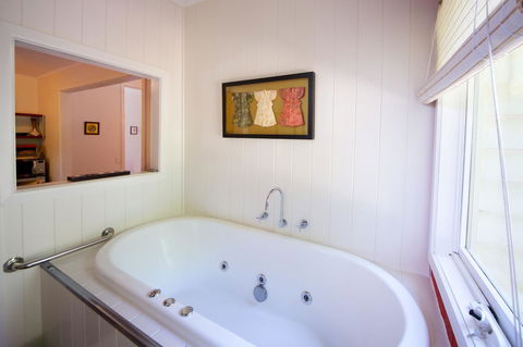 Healesville Apartments - New Castle Tourism 11