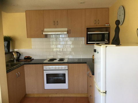 At The Beach Apartments - New Castle Tourism 8