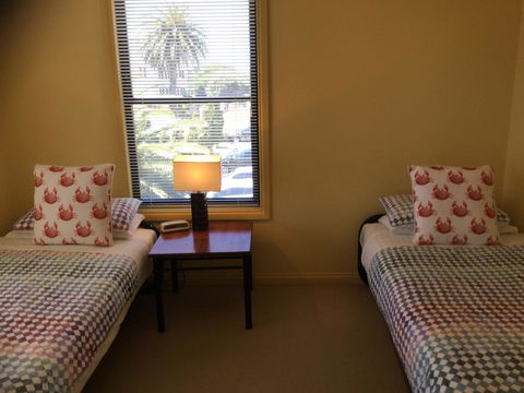 At The Beach Apartments - New Castle Tourism 3