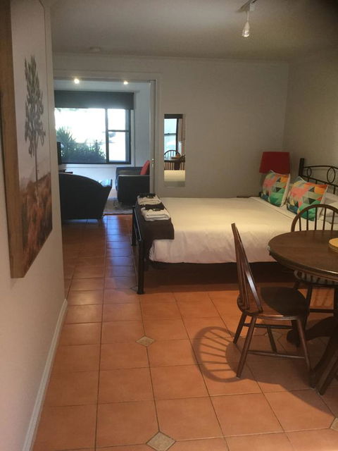 At The Beach Apartments - New Castle Tourism 15