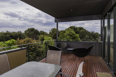 1 Pebble Place - Newcastle Accommodation 8