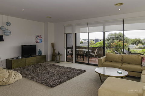 1 Pebble Place - Newcastle Accommodation 5