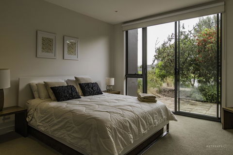 1 Pebble Place - Newcastle Accommodation 11