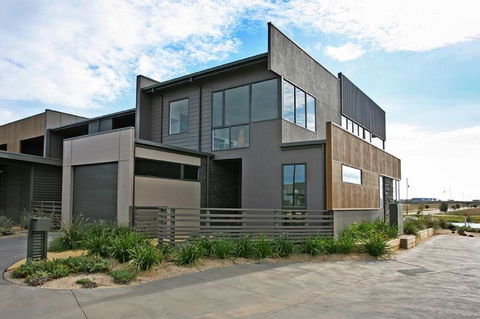 1 Pebble Place - Newcastle Accommodation 1