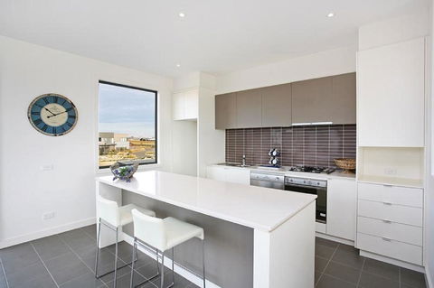 1 Pebble Place - Newcastle Accommodation 2