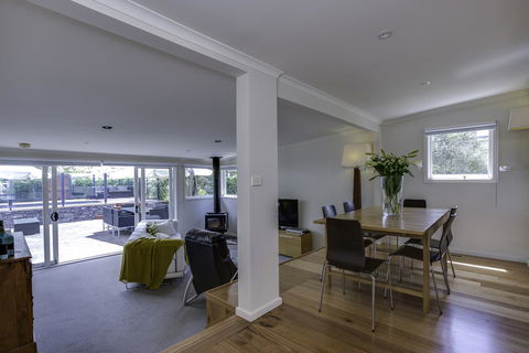 Heather's Hideaway Sorrento - New Castle Tourism 4