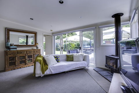 Heather's Hideaway Sorrento - New Castle Tourism 1