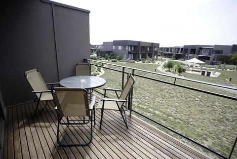 Torquay Golf Retreats - Pool, Beach, Tennis, Golf - New Castle Tourism 6