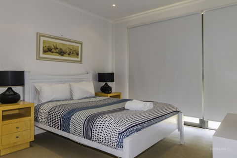 Torquay Golf Retreats - Pool, Beach, Tennis, Golf - New Castle Tourism 8