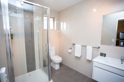Blue Whale Motor Inn & Apartments - New Castle Tourism 15