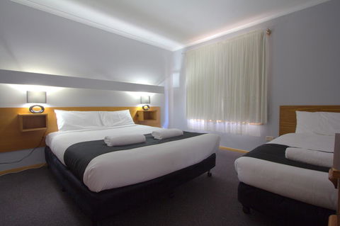 Blue Whale Motor Inn & Apartments - New Castle Tourism 1