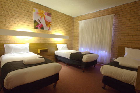 Blue Whale Motor Inn & Apartments - New Castle Tourism 21