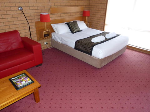 Blue Whale Motor Inn & Apartments - New Castle Tourism 26