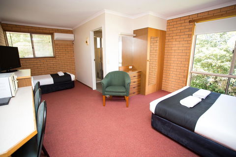Blue Whale Motor Inn & Apartments - New Castle Tourism 13