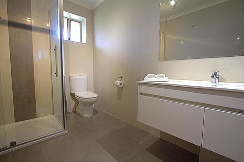 Blue Whale Motor Inn & Apartments - New Castle Tourism 32